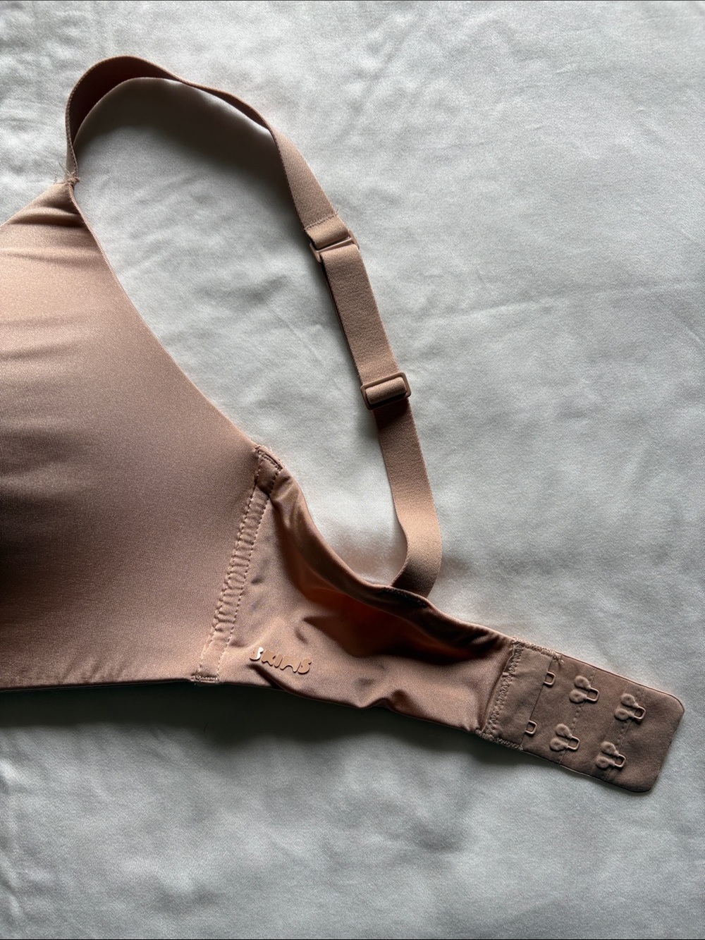 SKIMS Wireless Form T-Shirt Demi 34DD Bra Mica color EUC - Picture 5 of 6